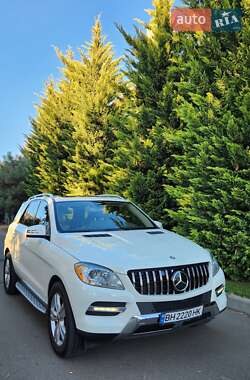 Mercedes-Benz M-Class 2012 Mercedes-Benz M-Class 2012