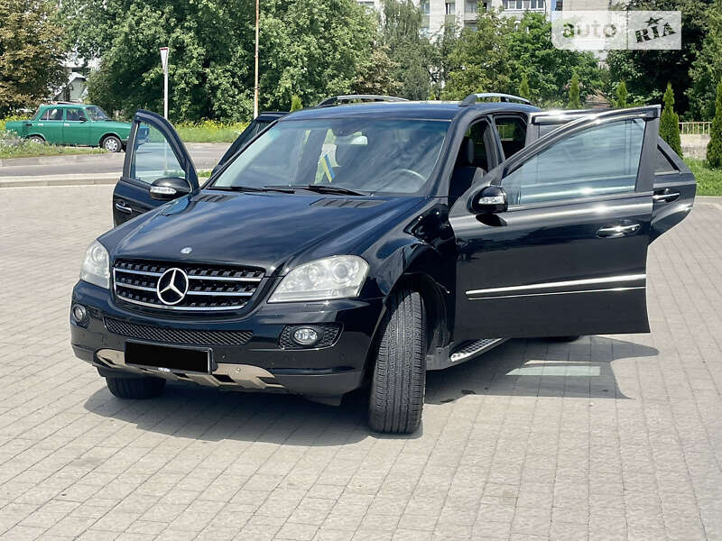 Внедорожник / Кроссовер Mercedes-Benz M-Class 2006 в Дрогобыче