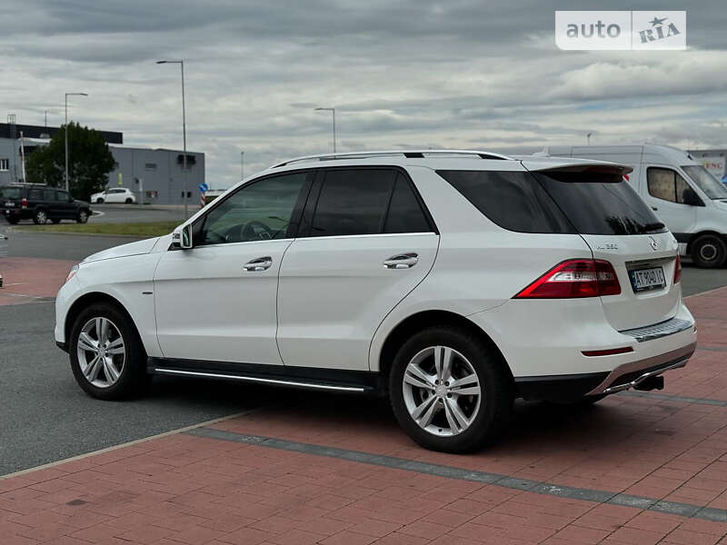 Позашляховик / Кросовер Mercedes-Benz M-Class 2014 в Івано-Франківську