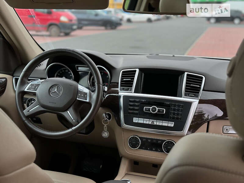 Позашляховик / Кросовер Mercedes-Benz M-Class 2014 в Івано-Франківську