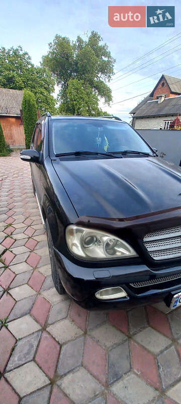 Mercedes-Benz M-Class 2005