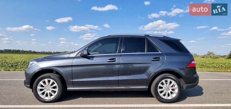 Внедорожник / Кроссовер Mercedes-Benz M-Class 2013 в Лозовой