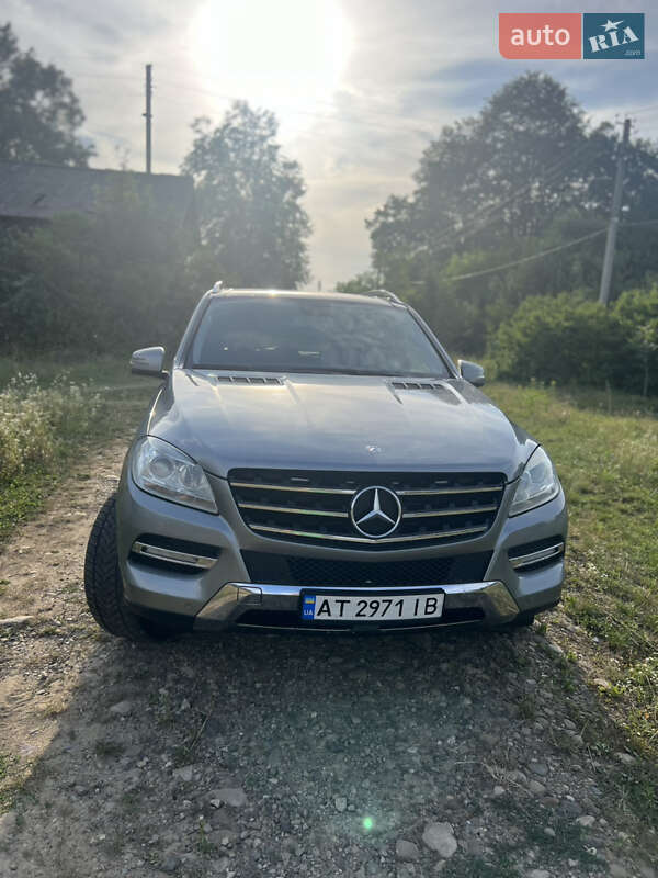 Позашляховик / Кросовер Mercedes-Benz M-Class 2012 в Коломиї