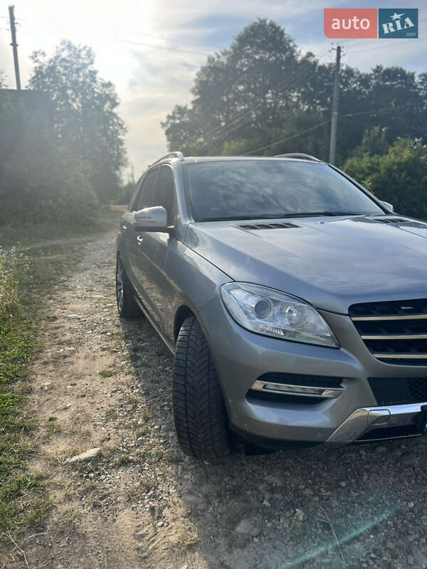 Позашляховик / Кросовер Mercedes-Benz M-Class 2012 в Коломиї