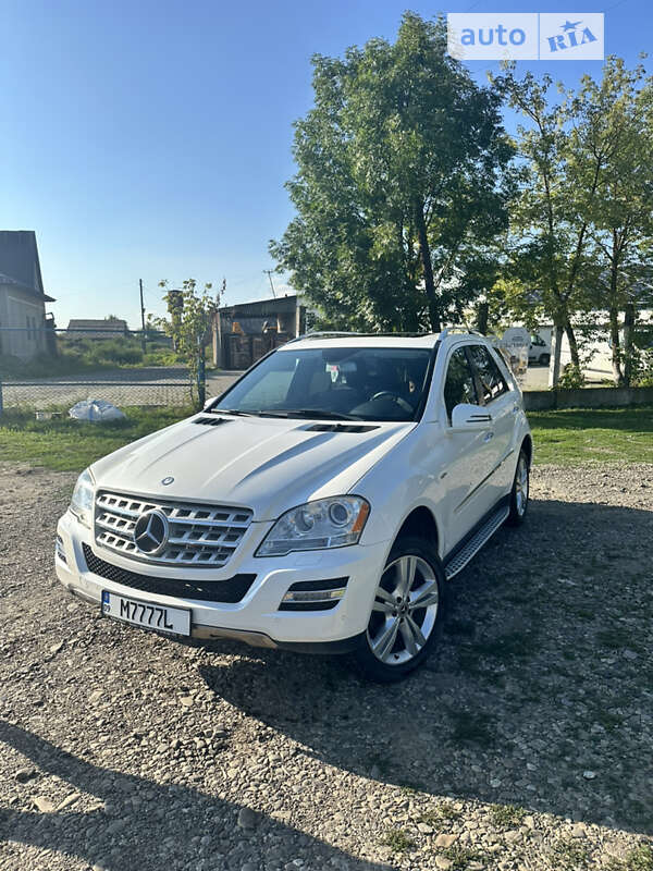 Mercedes-Benz M-Class 2011