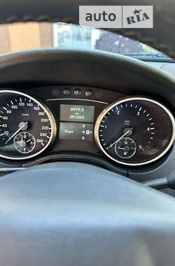 Внедорожник / Кроссовер Mercedes-Benz M-Class 2011 в 