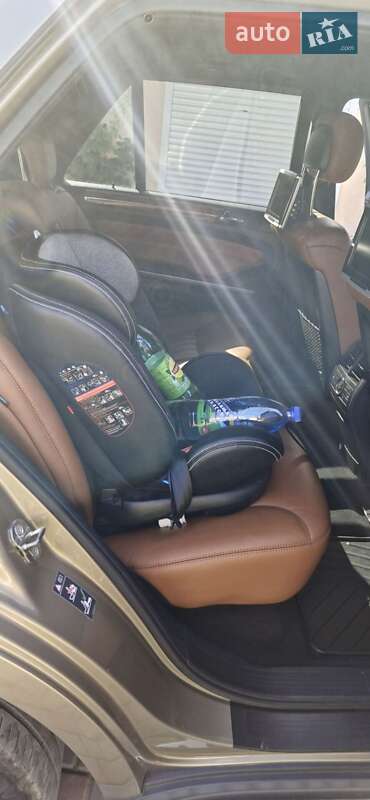 Позашляховик / Кросовер Mercedes-Benz M-Class 2010 в Дніпрі