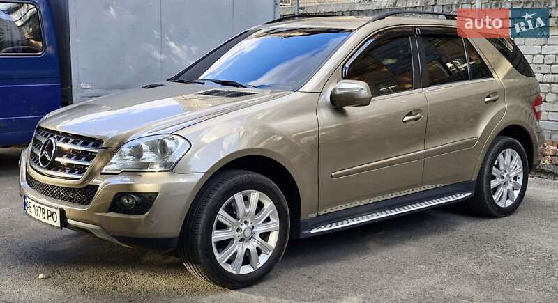 Позашляховик / Кросовер Mercedes-Benz M-Class 2010 в Дніпрі