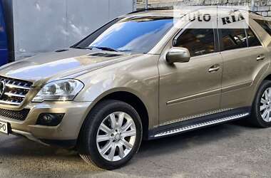 Внедорожник / Кроссовер Mercedes-Benz M-Class 2010 в Днепре