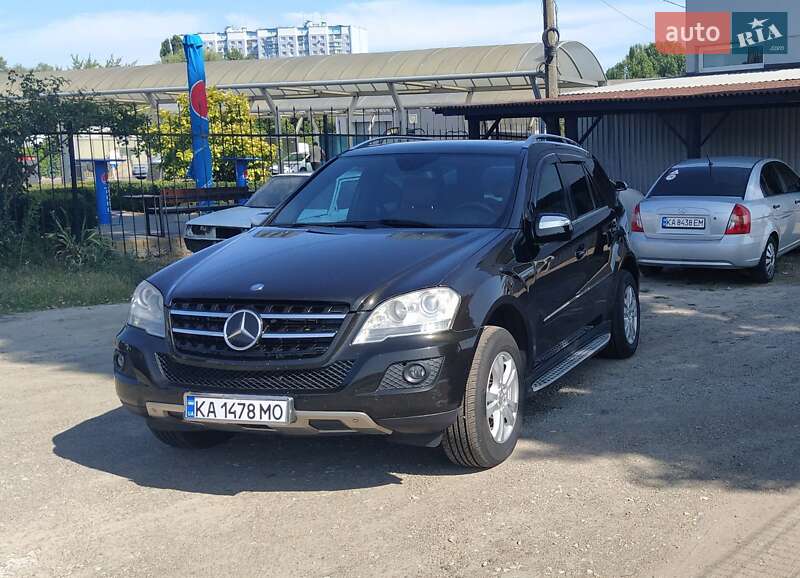 Внедорожник / Кроссовер Mercedes-Benz M-Class 2009 в Одессе