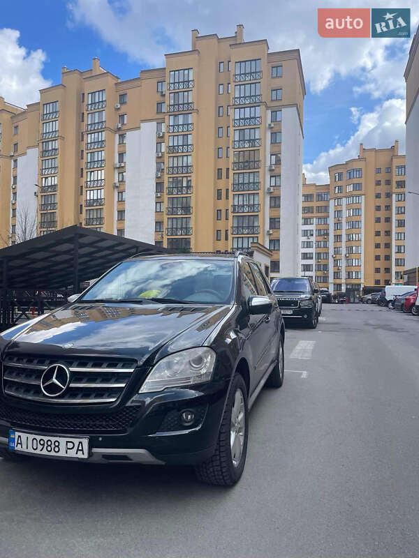 Позашляховик / Кросовер Mercedes-Benz M-Class 2010 в Києві