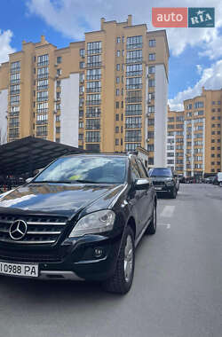 Внедорожник / Кроссовер Mercedes-Benz M-Class 2010 в 