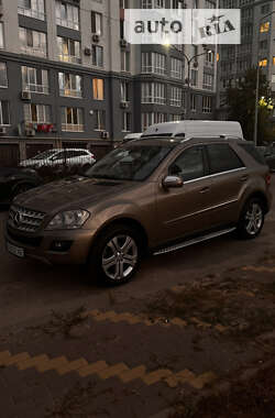 Внедорожник / Кроссовер Mercedes-Benz M-Class 2009 в Киеве