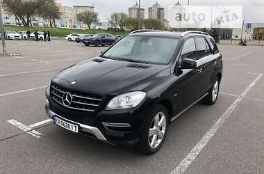 Внедорожник / Кроссовер Mercedes-Benz M-Class 2012 в Киеве