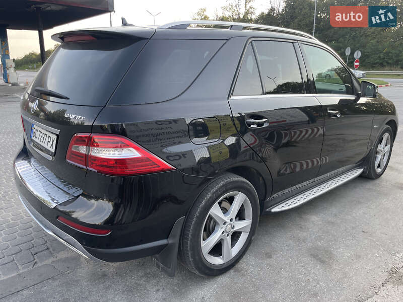 Позашляховик / Кросовер Mercedes-Benz M-Class 2012 в Львові