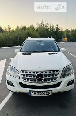 Внедорожник / Кроссовер Mercedes-Benz M-Class 2010 в Киеве