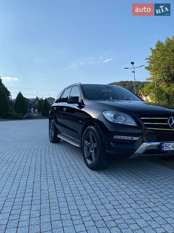 Внедорожник / Кроссовер Mercedes-Benz M-Class 2012 в Львове
