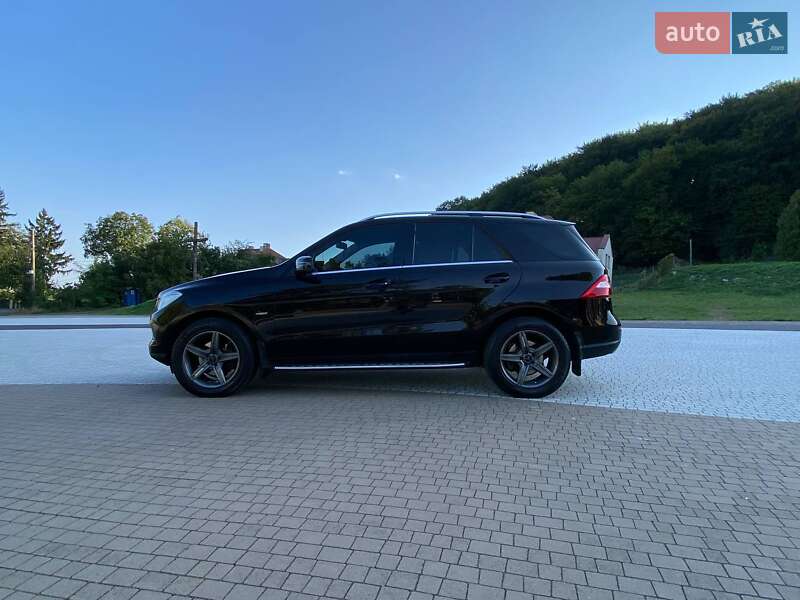 Внедорожник / Кроссовер Mercedes-Benz M-Class 2012 в Львове
