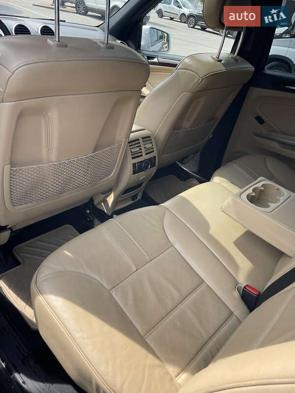 Внедорожник / Кроссовер Mercedes-Benz M-Class 2011 в Киеве