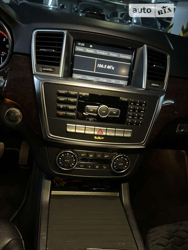 Внедорожник / Кроссовер Mercedes-Benz M-Class 2012 в Киеве