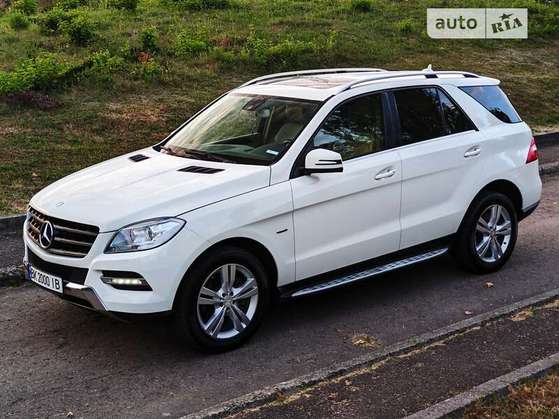 Внедорожник / Кроссовер Mercedes-Benz M-Class 2013 в Ровно