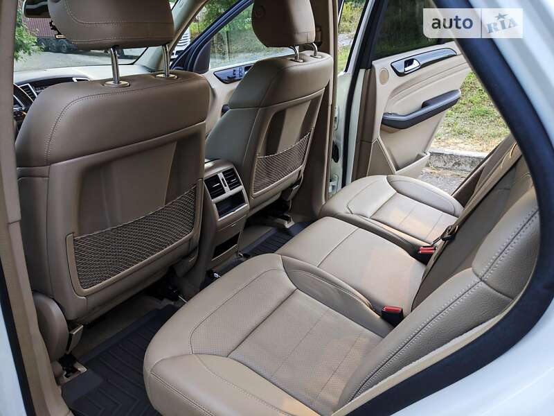 Внедорожник / Кроссовер Mercedes-Benz M-Class 2013 в Ровно