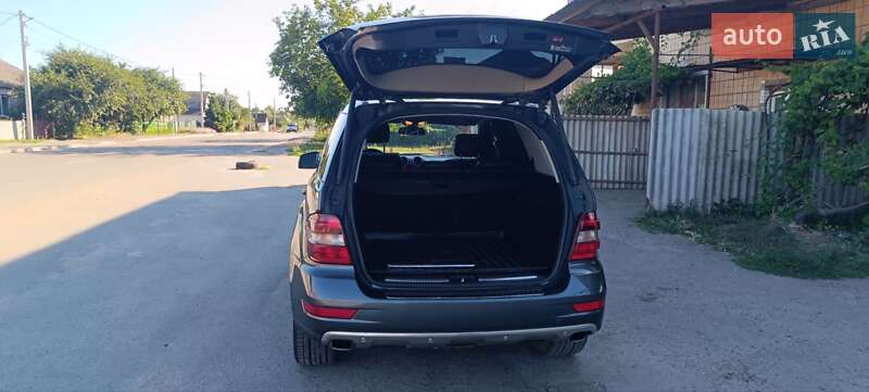 Внедорожник / Кроссовер Mercedes-Benz M-Class 2010 в Городковке