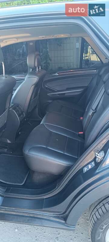 Внедорожник / Кроссовер Mercedes-Benz M-Class 2010 в Городковке