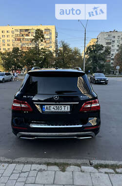 Внедорожник / Кроссовер Mercedes-Benz M-Class 2012 в Киеве