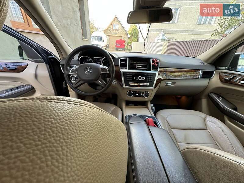 Внедорожник / Кроссовер Mercedes-Benz M-Class 2012 в Рожнятове