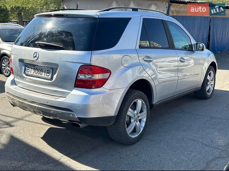 Позашляховик / Кросовер Mercedes-Benz M-Class 2005 в Полтаві