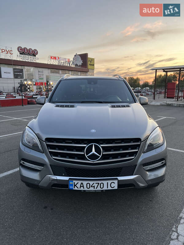Внедорожник / Кроссовер Mercedes-Benz M-Class 2012 в 