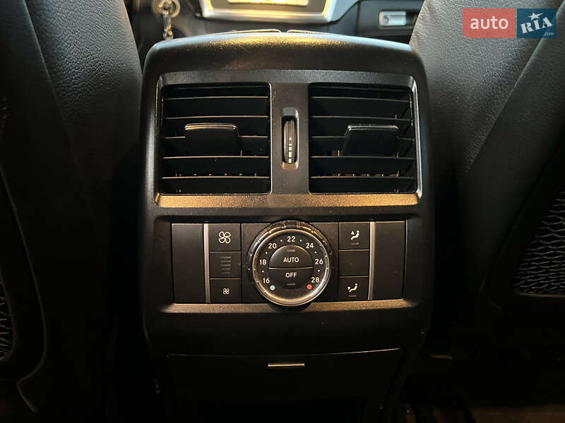 Внедорожник / Кроссовер Mercedes-Benz M-Class 2012 в Киеве