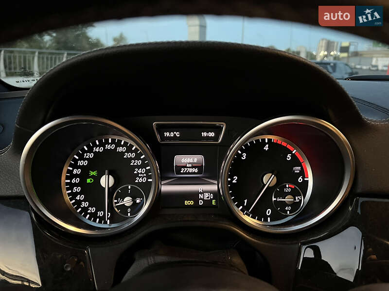 Внедорожник / Кроссовер Mercedes-Benz M-Class 2012 в Киеве