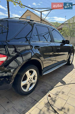 Внедорожник / Кроссовер Mercedes-Benz M-Class 2006 в 