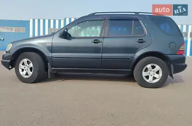 Mercedes-Benz M-Class 1999
