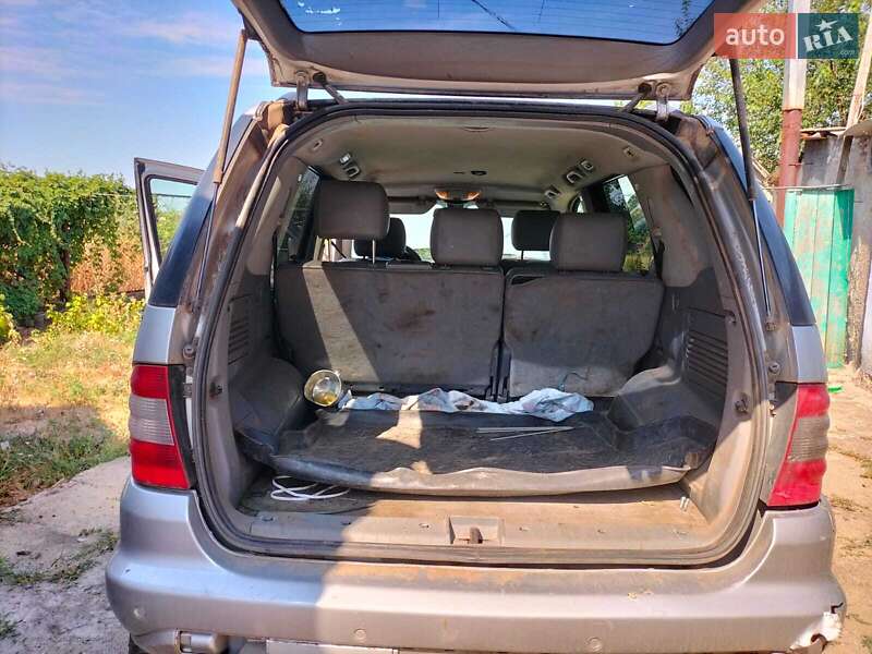 Внедорожник / Кроссовер Mercedes-Benz M-Class 2003 в Николаеве