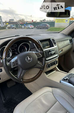 Позашляховик / Кросовер Mercedes-Benz M-Class 2012 в Києві