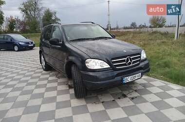 Позашляховик / Кросовер Mercedes-Benz M-Class 2000 в Самборі