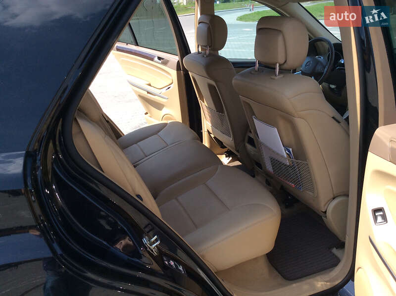 Внедорожник / Кроссовер Mercedes-Benz M-Class 2011 в Киеве