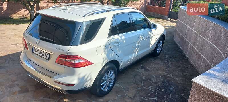 Внедорожник / Кроссовер Mercedes-Benz M-Class 2012 в Южном
