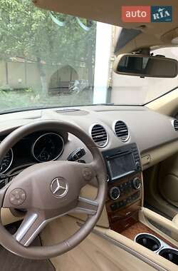 Внедорожник / Кроссовер Mercedes-Benz M-Class 2010 в 