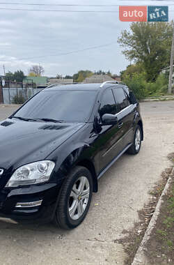 Внедорожник / Кроссовер Mercedes-Benz M-Class 2011 в 
