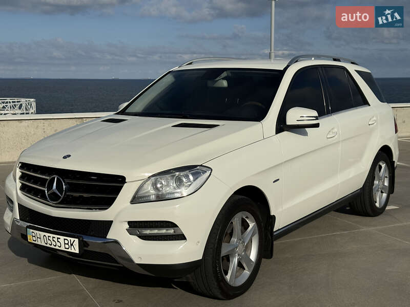 Позашляховик / Кросовер Mercedes-Benz M-Class 2013 в Одесі