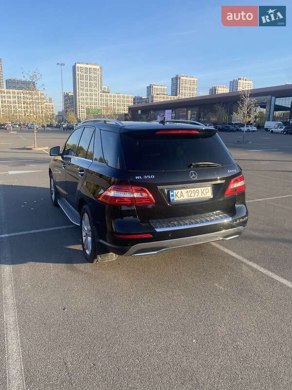 Внедорожник / Кроссовер Mercedes-Benz M-Class 2011 в Киеве