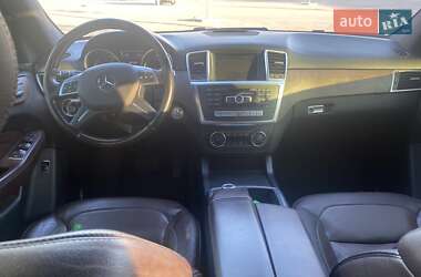 Внедорожник / Кроссовер Mercedes-Benz M-Class 2011 в 
