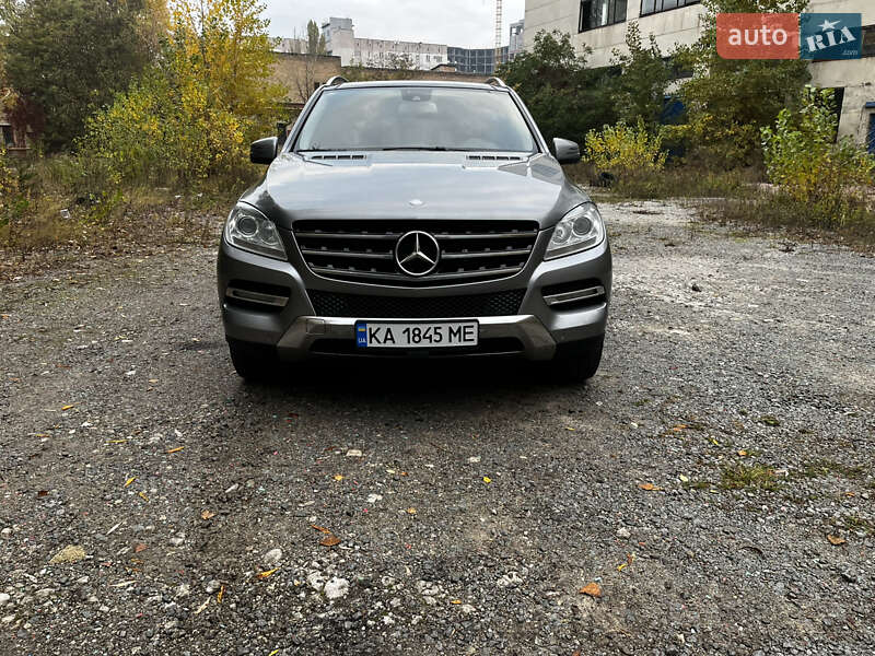 Внедорожник / Кроссовер Mercedes-Benz M-Class 2012 в Киеве