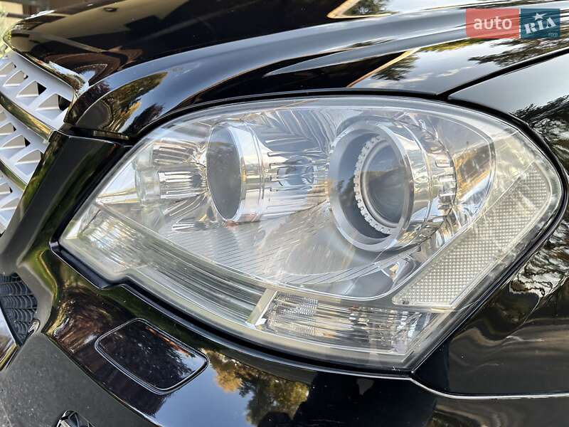 Внедорожник / Кроссовер Mercedes-Benz M-Class 2010 в Киеве