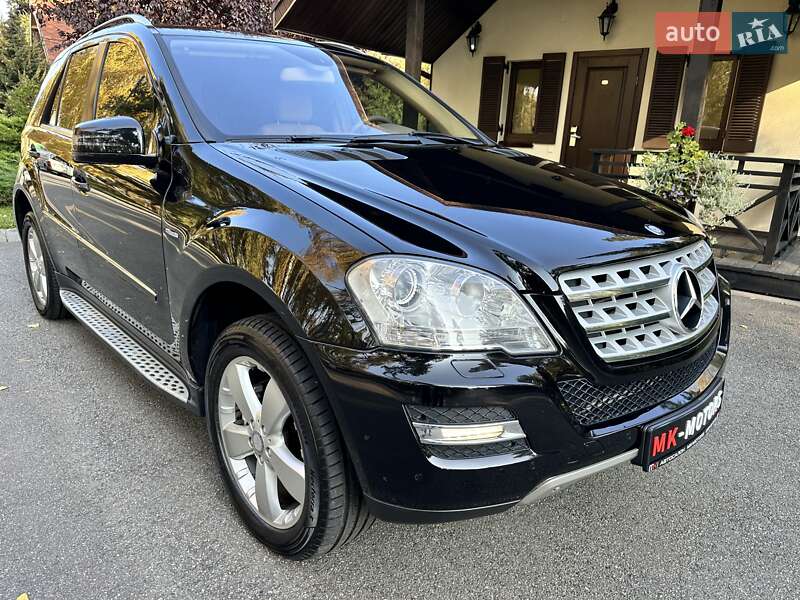 Внедорожник / Кроссовер Mercedes-Benz M-Class 2010 в 