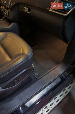 Внедорожник / Кроссовер Mercedes-Benz M-Class 2012 в 